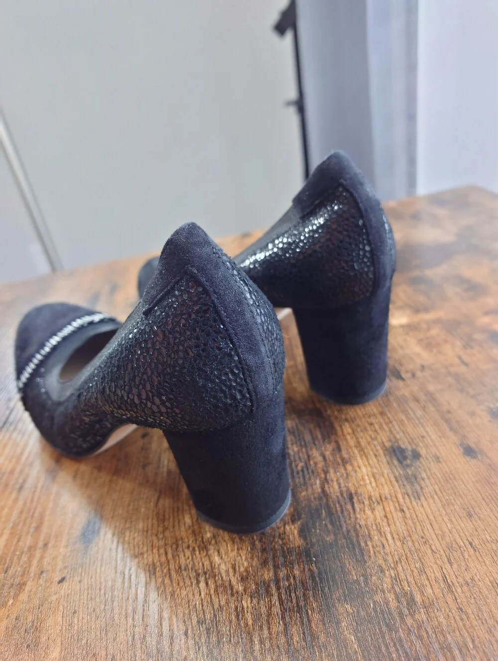 Anyi lu Handmade in Italy Black Leather Suede Block Heel Pumps EU 40 US 9